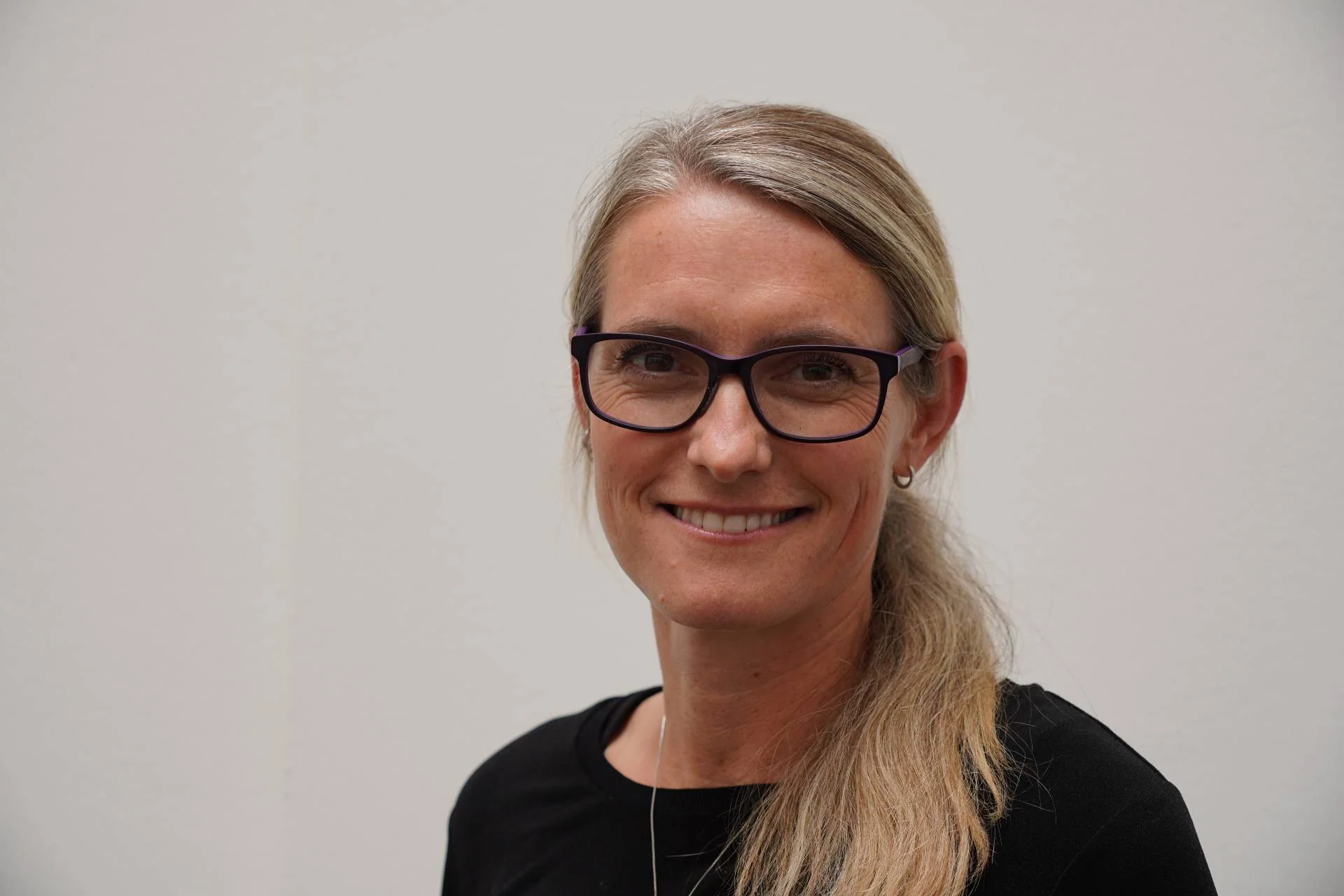 Portrettbilde av Hilde Røssland, leder for Smådyrpraktiserendes veterinærers forening.