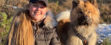 Susanne Reiersen og hunden Herman.