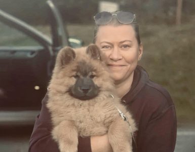 Eva B. Karim og hunden Leo. Foto: Privat - Dyr og folk Eca B. Karim og hunden Leo.